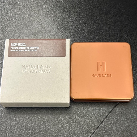 Haus Labs By Lady Gaga Velvet Bronzer - deep level 12 - Picture 1 of 4